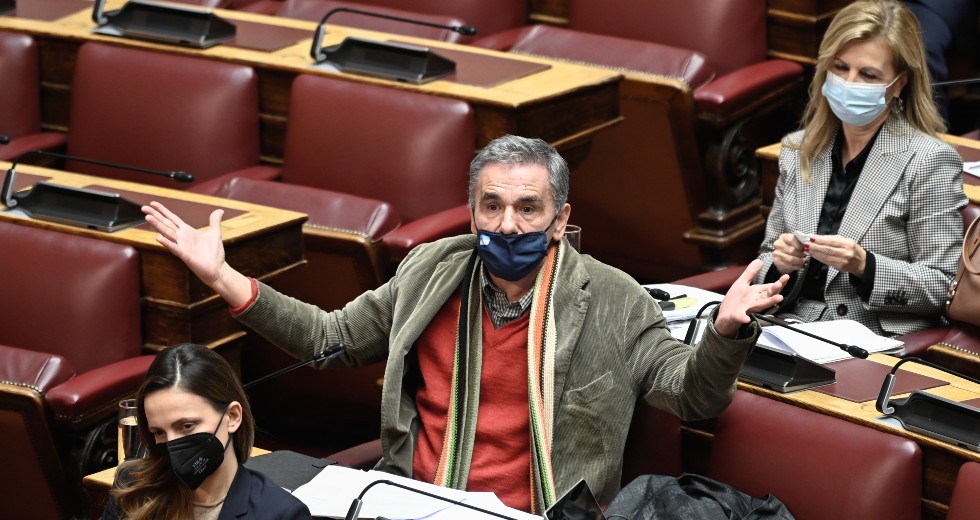 Πυρά και στη Βουλή μετά την αποκαλυπτική έκθεση