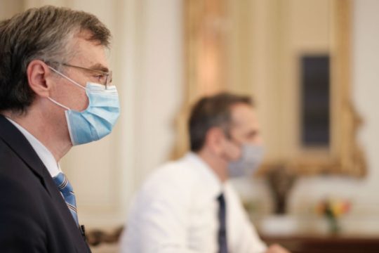 Covid-19: Κόλαφος για την κυβέρνηση μελέτη για την αυξημένη θνητότητα εκτός ΜΕΘ
