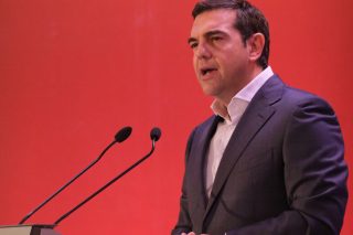 «Ψεύτης» ή «πολιτικός απατεώνας» ο Κ. Μητσοτάκης