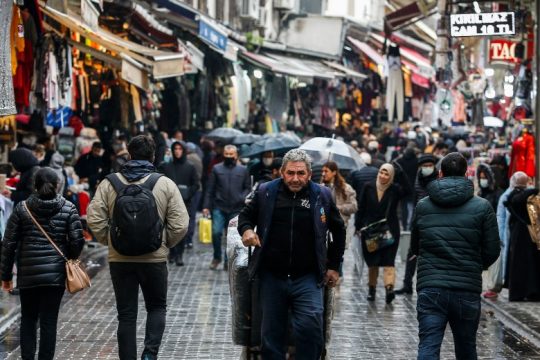Συνεχίζεται η ανοδική πορεία για την τουρκική λίρα μετά την παρέμβαση Ερντογάν