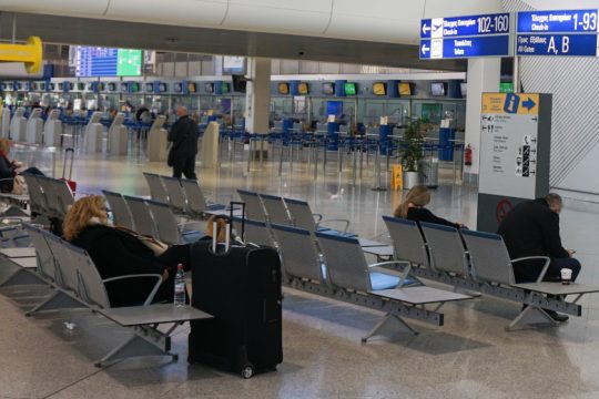 Με αρνητικό μοριακό test η είσοδος ταξιδιωτών από όλες τις χώρες