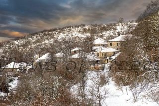 Βραδέτο, δείτε το ψηλότερο χωριό το Ζαγοριού χιονισμένο
