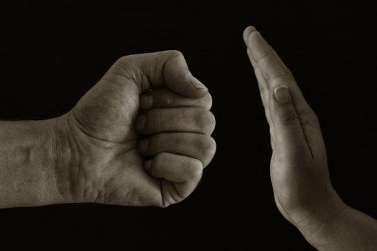 Την Τρίτη απολογείται στον ανακριτή ο 33χρονος για τον ξυλοδαρμό 17χρονης