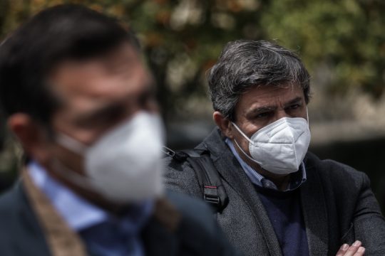 Ο ΣΥΡΙΖΑ κλιμακώνει την πίεση στον Θ. Πλεύρη για τις VIP ΜΕΘ