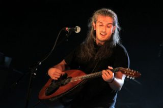 Μουσική είναι η σιωπή ανάμεσα στις νότες