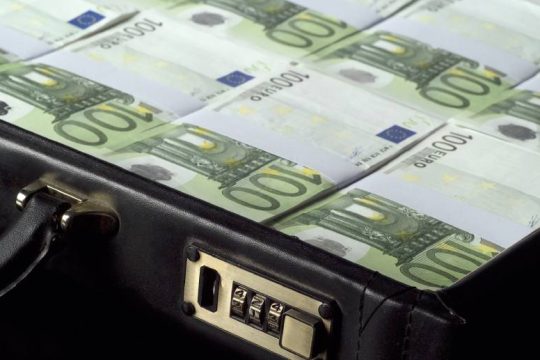 1.800 συλλήψεις για ξέπλυμα μαύρου χρήματος στην Ευρώπη