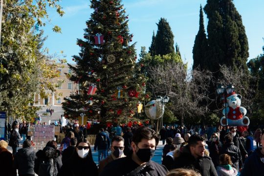 Γιορτές στη σκιά της «Ο»: Πώς μπορούμε να περιορίσουμε τη διασπορά