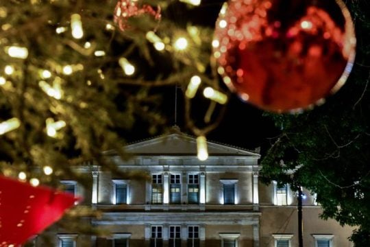 Πρωτοχρονιά με test και για εμβολιασμένους απ’ την τσέπη τους – Μέχρι Τετάρτη οι ανακοινώσεις