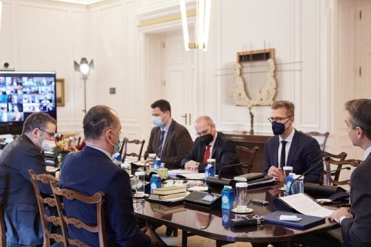 Η μοναξιά των ειδικών