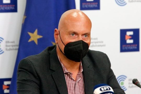 Λιγότερες νοσηλείες από «Ο», 33 τα κρούσματα στην Ελλάδα