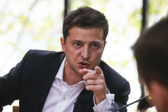 Εκτός νόμου δύο αντιπολιτευτικά κανάλια στην Ουκρανία 