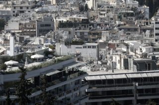 Υποδοχή θεσμών με… ομοβροντία παρατάσεων