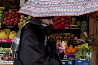 Φωτιά στις τιμές, πάγος στην αγορά