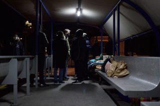 Αντιδράσεις για το επικοινωνιακό σόου Μητσοτάκη με τους αστέγους στον Πειραιά
