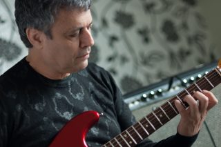 Νίκος Γρηγοριάδης: «Επέλεξα να μελοποιήσω ποιήματα με λιτή γραφή και βαθιά νοήματα»