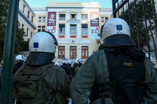 Ο Θεοδωρικάκος πήρε τ’ όπλο του και ποιος τον σταματά