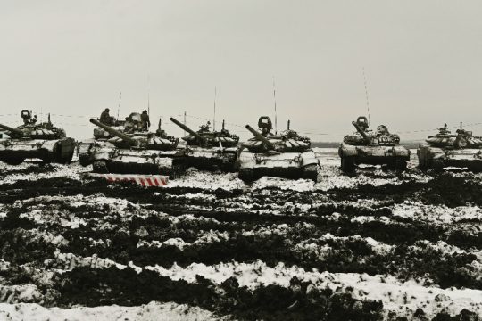 Ασκήσεις… ισορροπίας στο ΝΑΤΟ