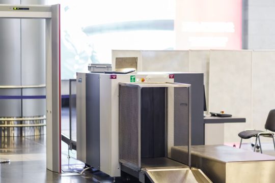 Μια δυστοπία για πρόσφυγες και εργαζόμενους στη Σάμο