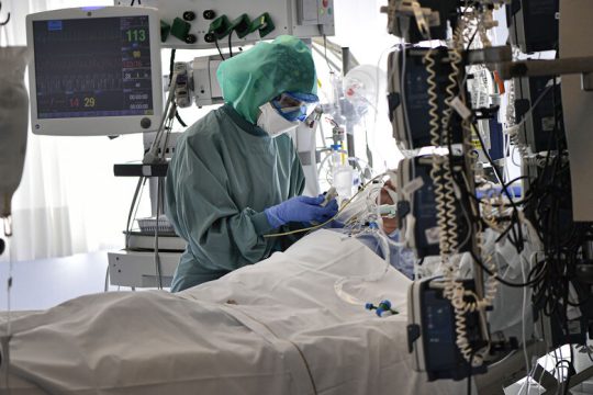 Δικαίωση και αποζημιώσεις για τους ηρωικούς γιατρούς