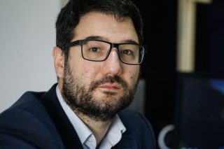 Πυρά ΣΥΡΙΖΑ κατά κυβέρνησης για χιονιά και διαπλοκή