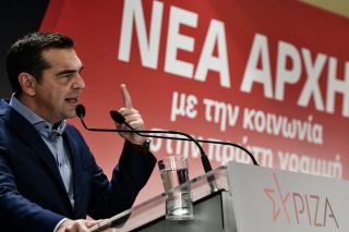 Τα ανοίγματα του Αλέξη Τσίπρα στον δρόμο προς τις εκλογές