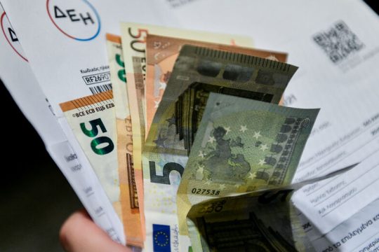 Επιδοτήσεις με γρίφους και μεγάλους κόφτες