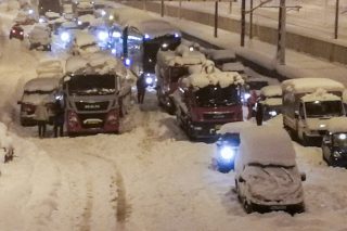 Πρόκειται για μια αστεία κυβέρνηση