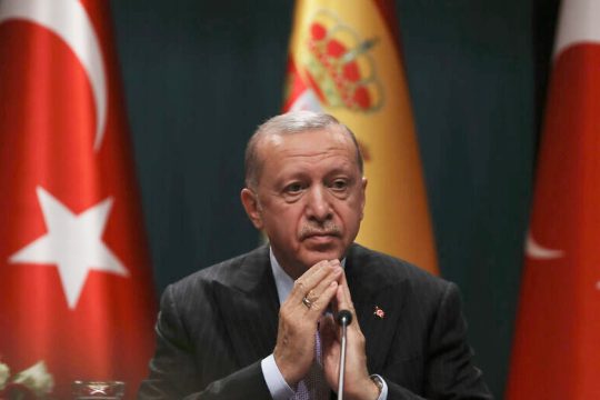 Δημοσιογράφος στην Τουρκία συνελήφθη για… μία παροιμία