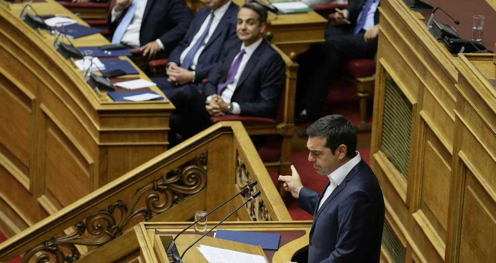 Ξεφεύγει η κυβέρνηση, μιλά για κατάλυση δημοκρατίας από τον ΣΥΡΙΖΑ