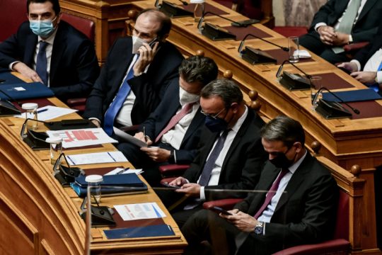 Ο ιός του πανικού πλήττει την κυβέρνηση