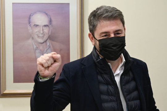 The new kid in town: ταρακουνώντας το τέλμα;
