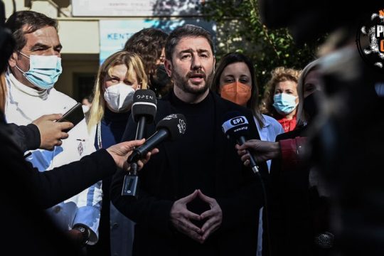 Press Cafe: Θα πει τίποτα έξυπνο κάποια στιγμή ο Ανδρουλάκης και θα πέσουμε από τα σύννεφα