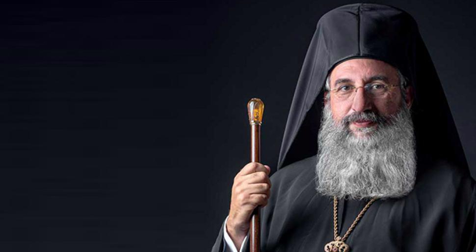 Προοδευτικός αρχιεπίσκοπος, κόντρα στο παρασκήνιο