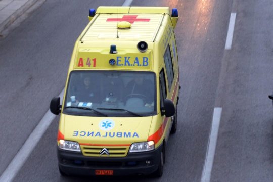 Τρεις νεκροί και δύο τραυματίες σε τροχαίο στην εθνική Θεσσαλονίκης- Αθηνών