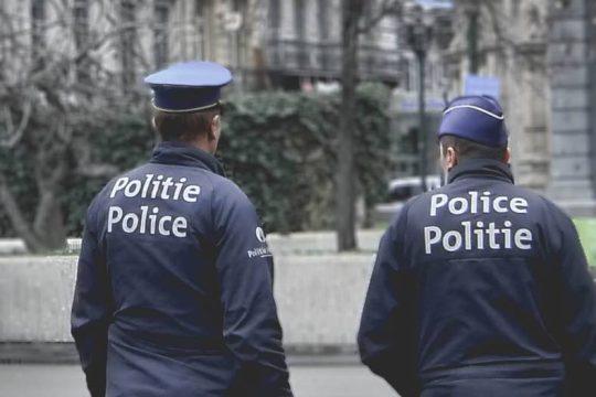 Σάλος για αστυνομική βία σε βάρος 14χρονης στο Βέλγιο [ Βίντεο ]