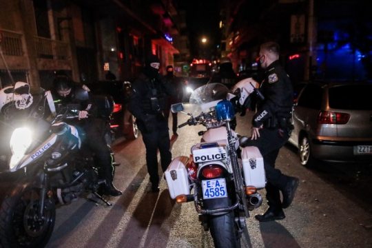 Στα χέρια πιάστηκαν οπαδοί ομάδων στο Πέραμα