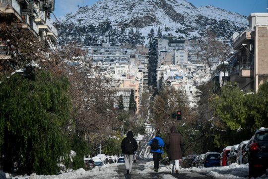 Αθήνα: Πώς θα αποζημιωθούν οι ιδιοκτήτες οχημάτων για ζημιές από πτώση δένδρων