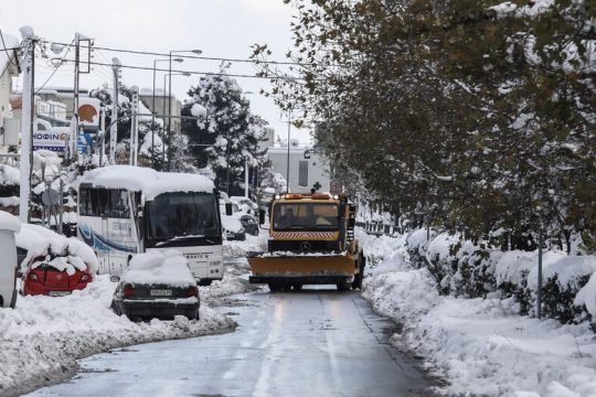 Χωρίς ρεύμα πολλές περιοχές για δεύτερο 24ωρο