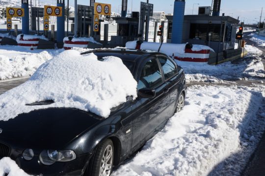 Στήνουν επικοινωνιακό σόου και με τις αποζημιώσεις