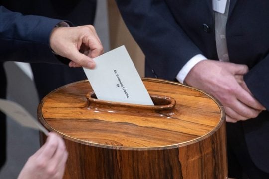 Αυστρία: υποχρεωτικά εμβόλια και επίσημα