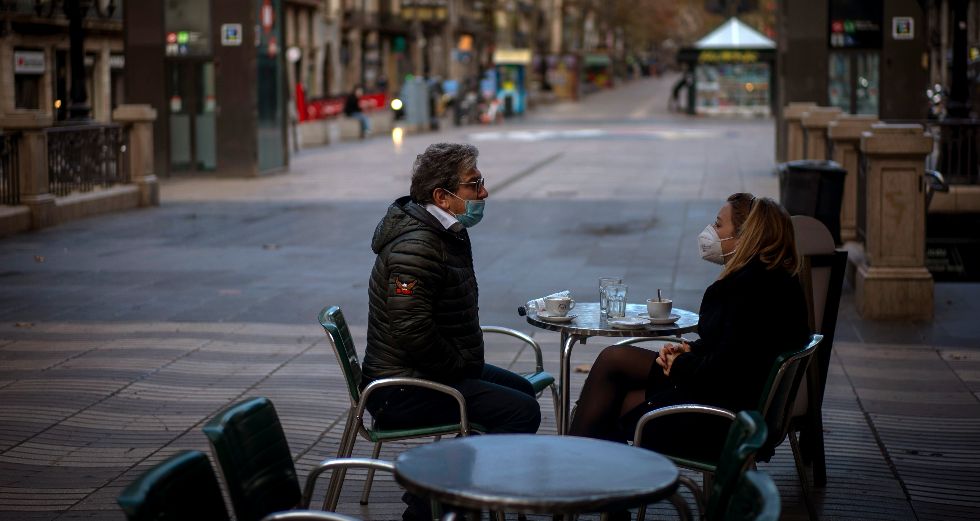 Τέλος το υγειονομικό πάσο στην Καταλονία