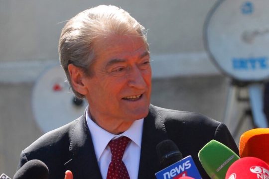 Εκτός κόμματος ο πρώην πρόεδρος και πρωθυπουργός της Αλβανίας Σαλί Μπερίσα
