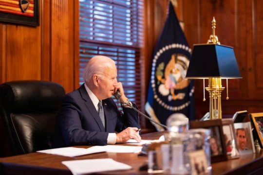 Ο Μπάιντεν βλέπει εισβολή της Ρωσίας στην Ουκρανία