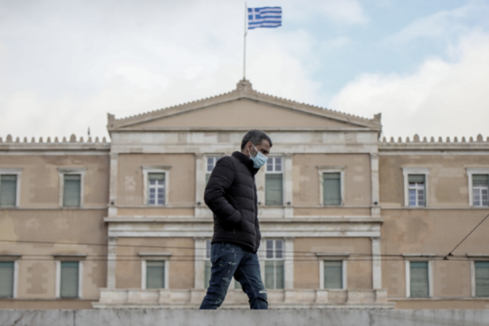 Πέφτει η θερμοκρασία, χιόνια σε Ανατολική Στερεά και Κρήτη
