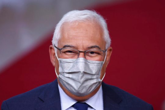 Κοντά στην απόλυτη πλειοψηφία οι Σοσιαλιστές στην Πορτογαλία