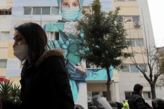 Πρώτα μιλά για χαλάρωση και μετά βάζει φρένο