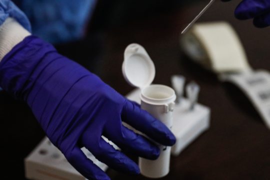H εμφάνιση της Deltacron, ο Μαγιορκίνης και η επιστημονική κόντρα