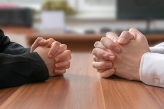 Με ποια υλικά ανασυγκροτείται ο ελληνικός αστισμός;
