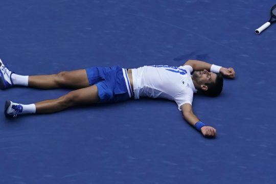 Δικαίωσε το δικαστήριο τον Τζόκοβιτς, ανοίγει ο δρόμος για να αγωνιστεί