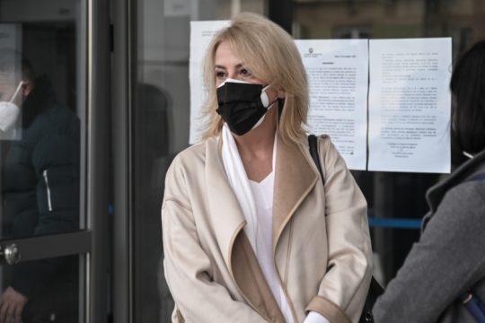 Δούρου για Μανδρα: Υπάρχουν ευθύνες, όχι όμως να θυσιαστεί κάποιος σαν άλλη Ιφιγένεια